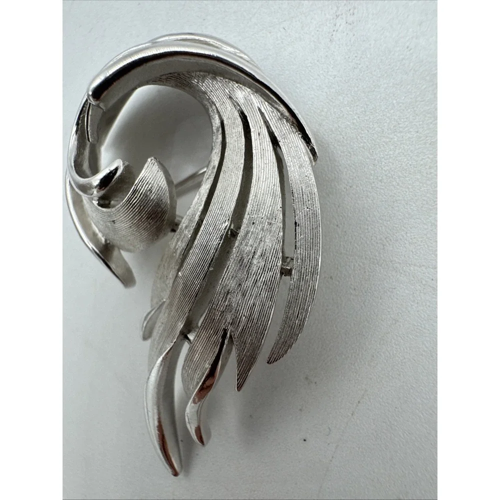 Vintage  Crown Trifari Silver Tone Large Brooch Pin 2